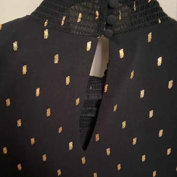 Flowy blouse from white house black market - Picture 3 of 4